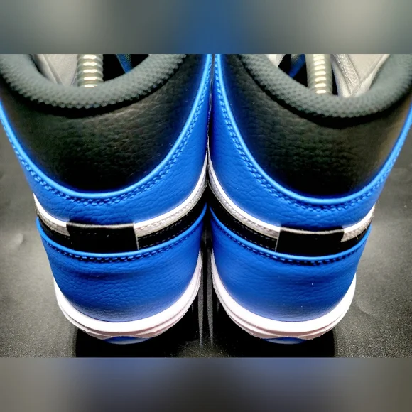 Nike Air Jordan 1 Mid TD Clests Sz 10 Men NIB - Picture 5 of 8